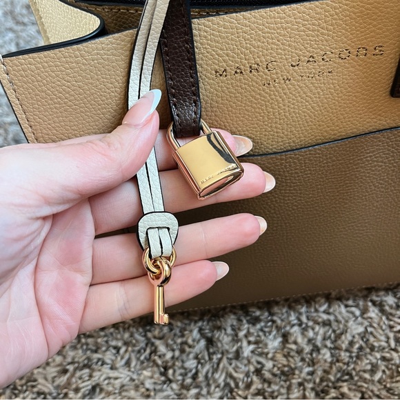 Marc Jacobs Grind Mini Color Block Tote Bag - Picture 3 of 10